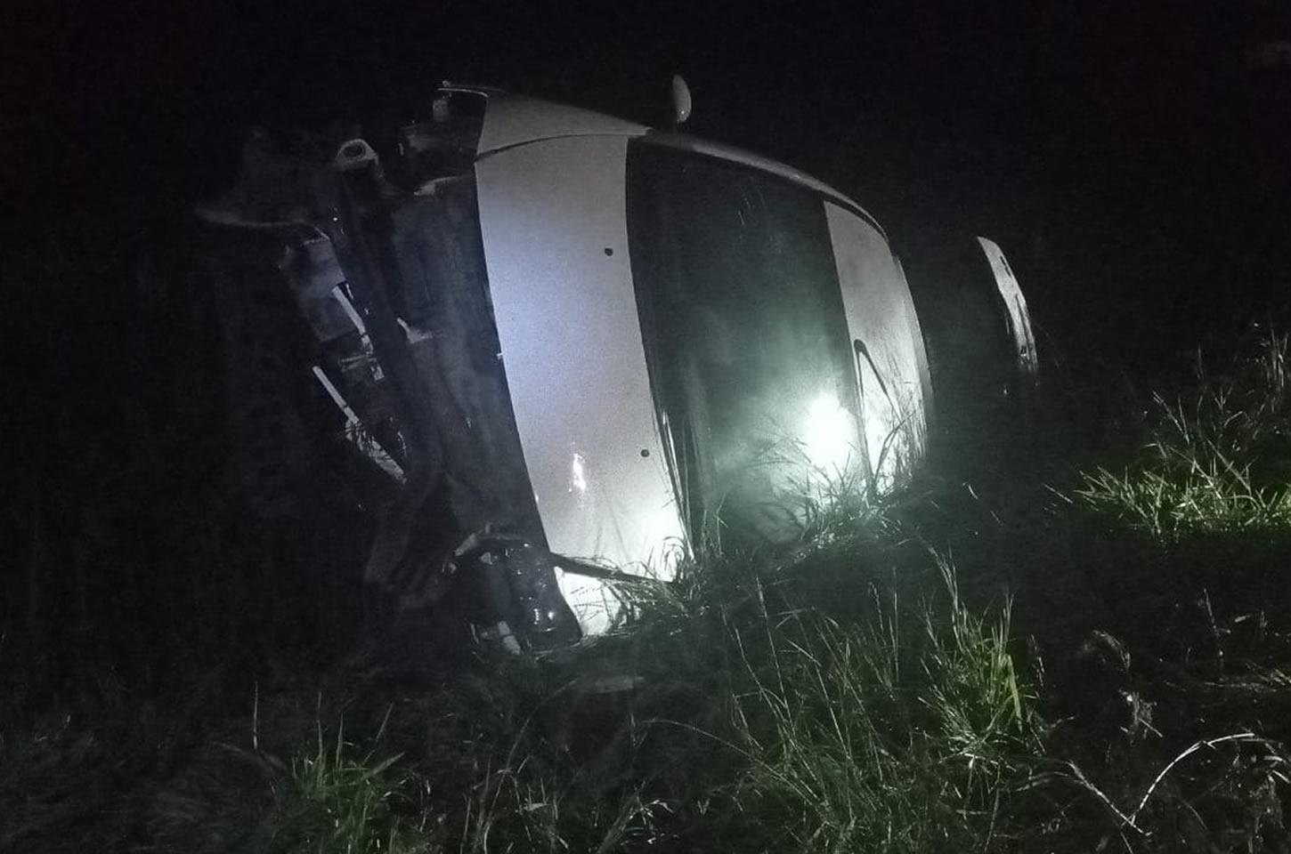 Capotamento na PR-170 deixa motorista gravemente ferida em Pinhão