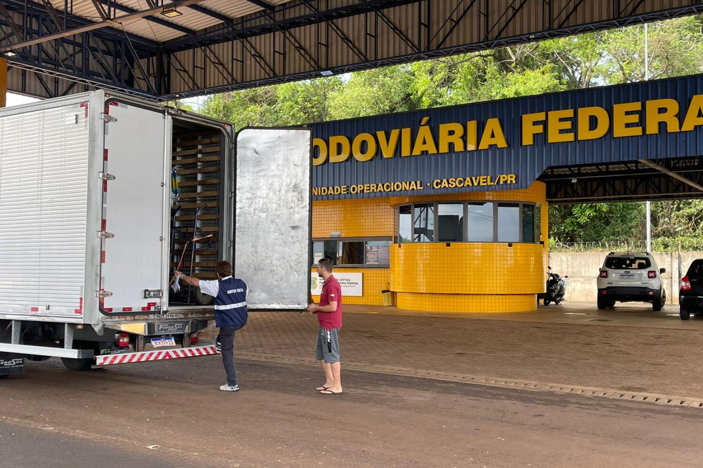 Operação da Receita Estadual de Guarapuava apreende R$ 2,2 milhões em mercadorias com fraudes fiscais