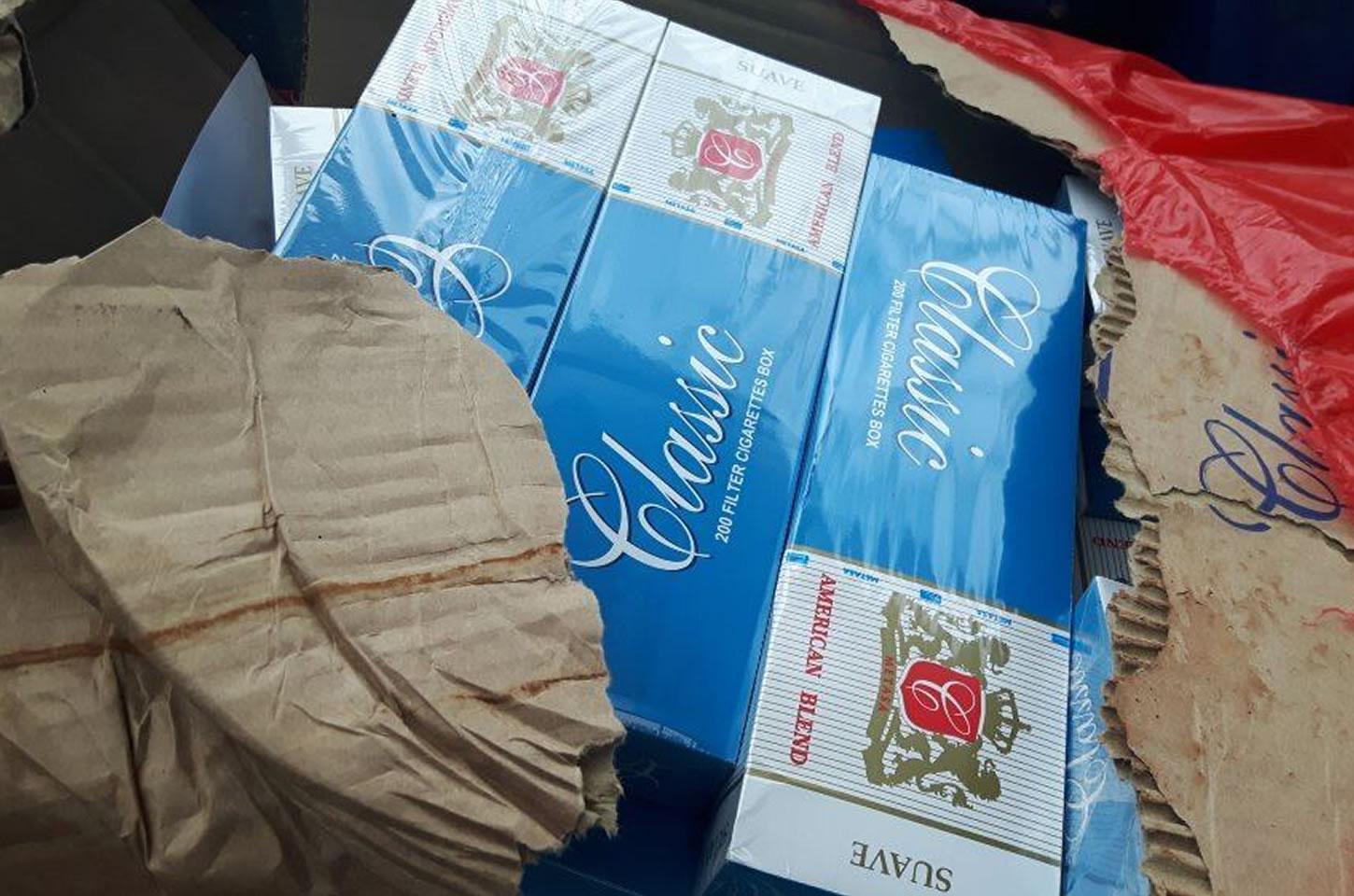 PRF apreende cerca de 14 mil maços de cigarros estrangeiros em Prudentópolis-PR