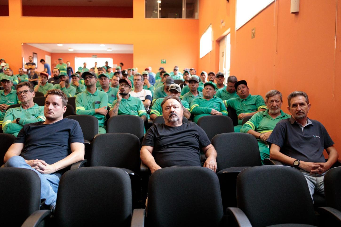 Novembro Azul: SURG promove palestra sobre câncer de próstata para colaboradores