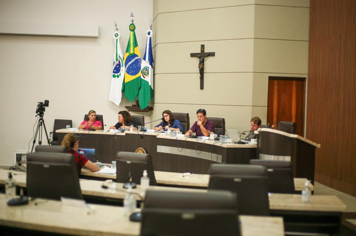 CPI das Funerárias aponta omissão de gestões passadas do Executivo e pede investigação de ex-agentes públicos em Guarapuava