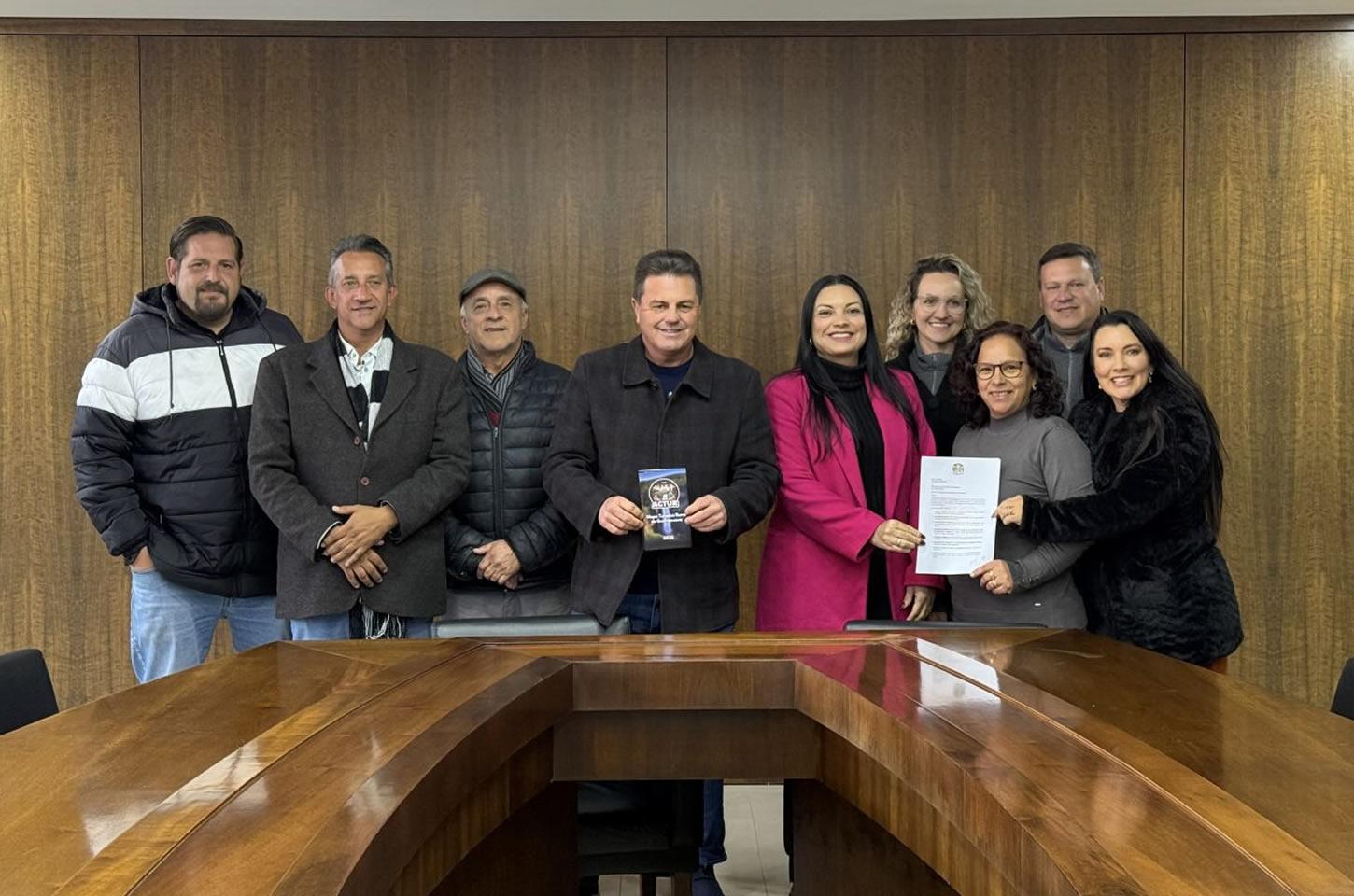 Prefeito de Guarapuava recebe equipe para debater Turismo Rural