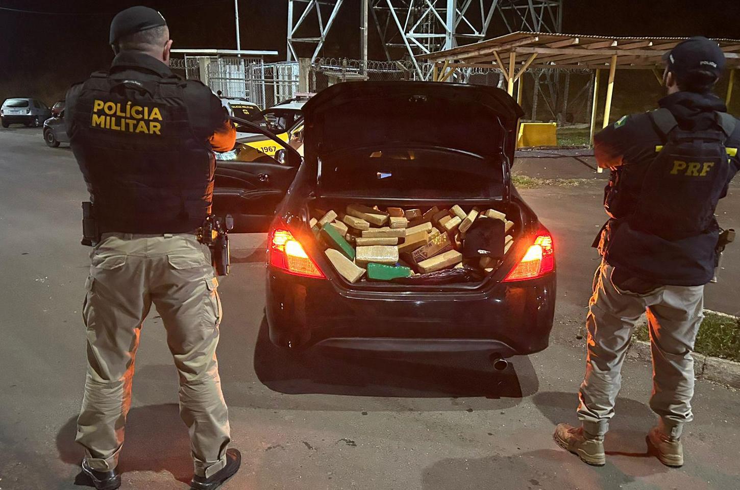 PRF e PM apreendem 200 quilos de maconha e recuperam veículo roubado na BR-277, em Irati (PR)