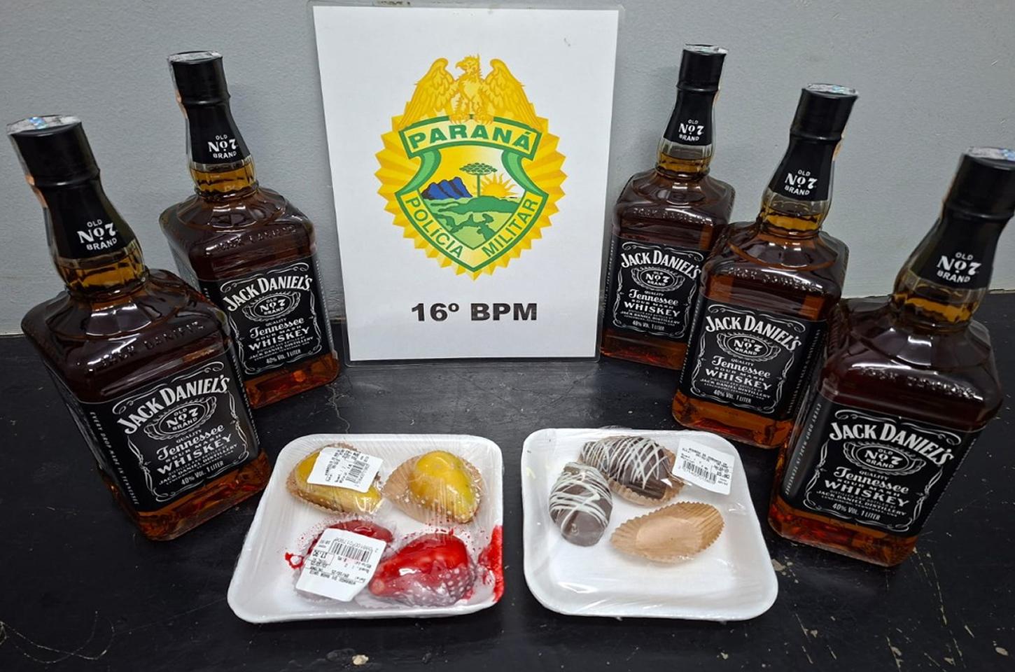 Mulher é detida após furtar bebidas e doces em supermercado de Guarapuava