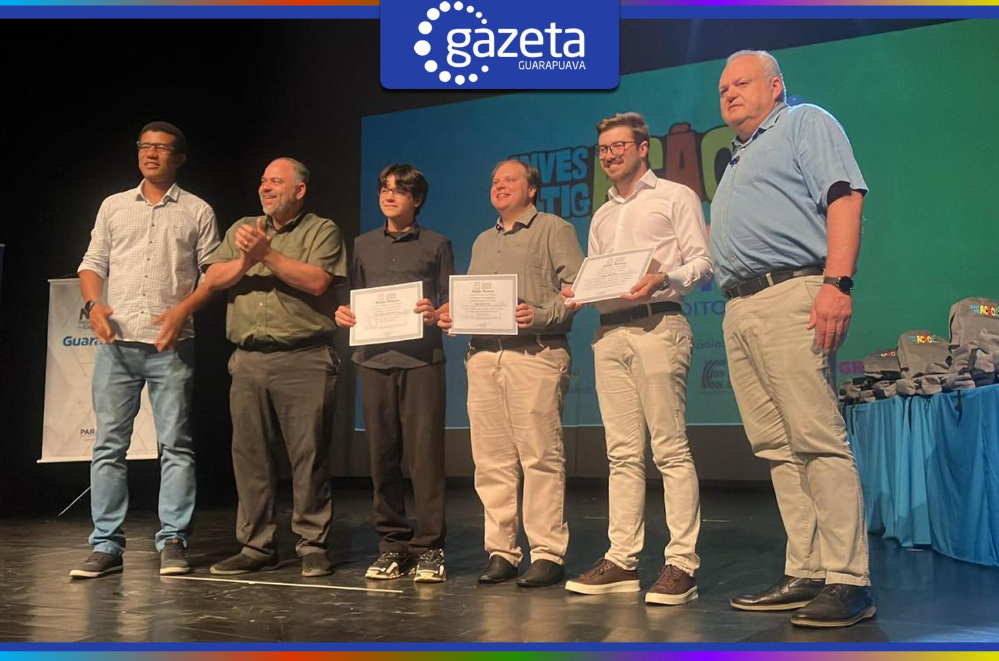 Artagão Júnior participa de evento que destaca desempenho do Paraná no PISA e homenageia projetos inovadores da rede estadual