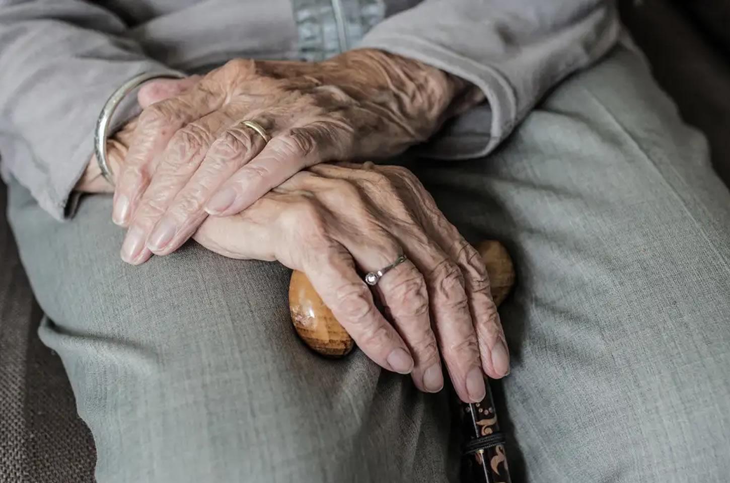 Idosa de 77 anos é agredida pelo próprio filho no bairro Primavera