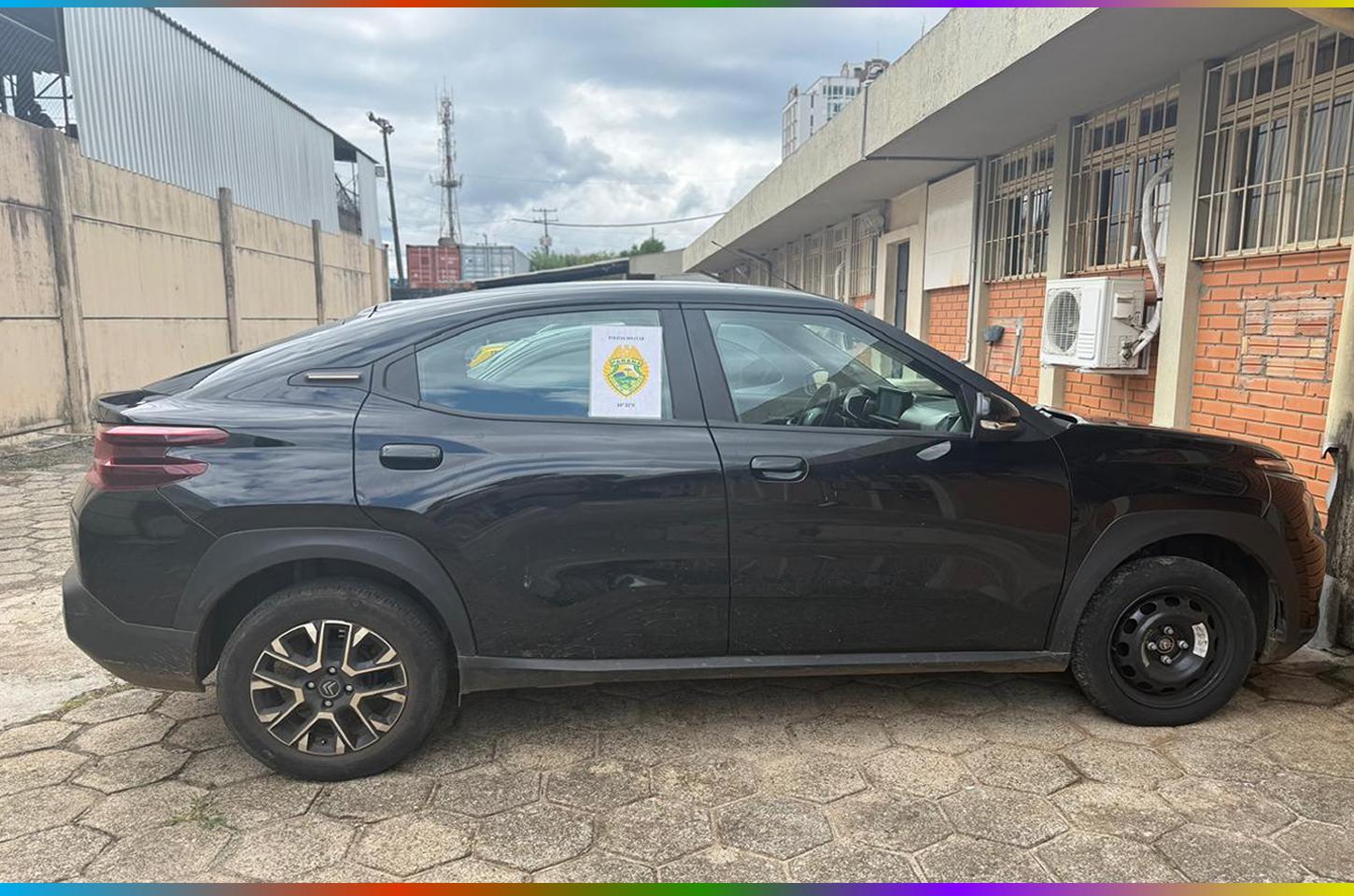 Abordagem policial termina com casal preso por tráfico