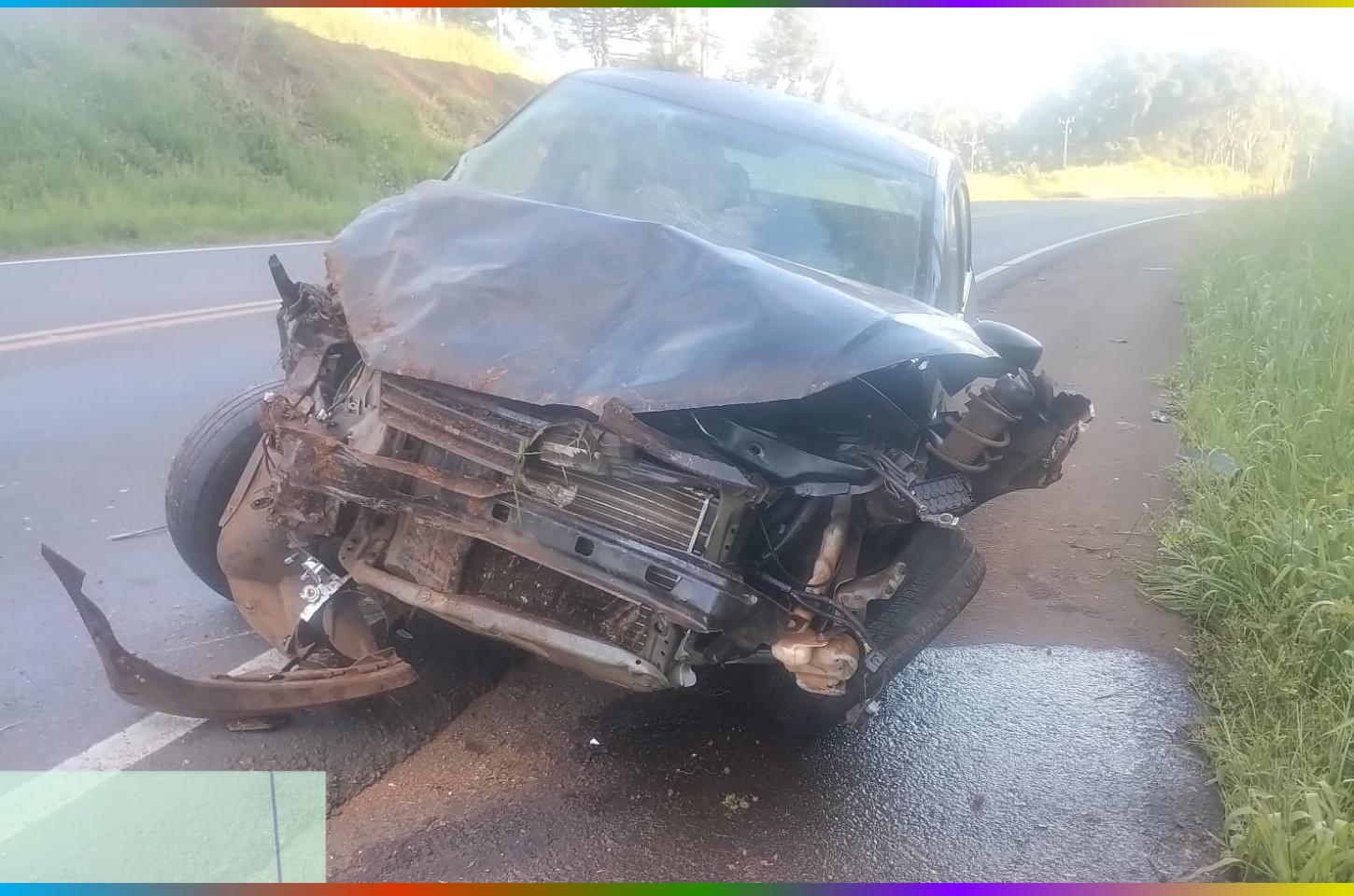 Motorista fica ferido após choque contra barranco na PRC-466, em Turvo