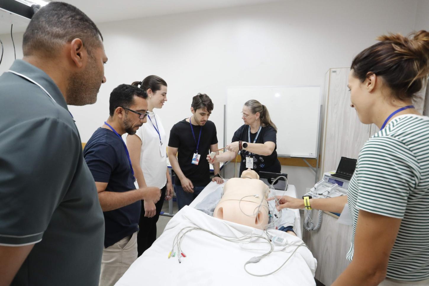 Profissionais das UPAs de Cascavel participam de capacitação em emergências cardiovasculares