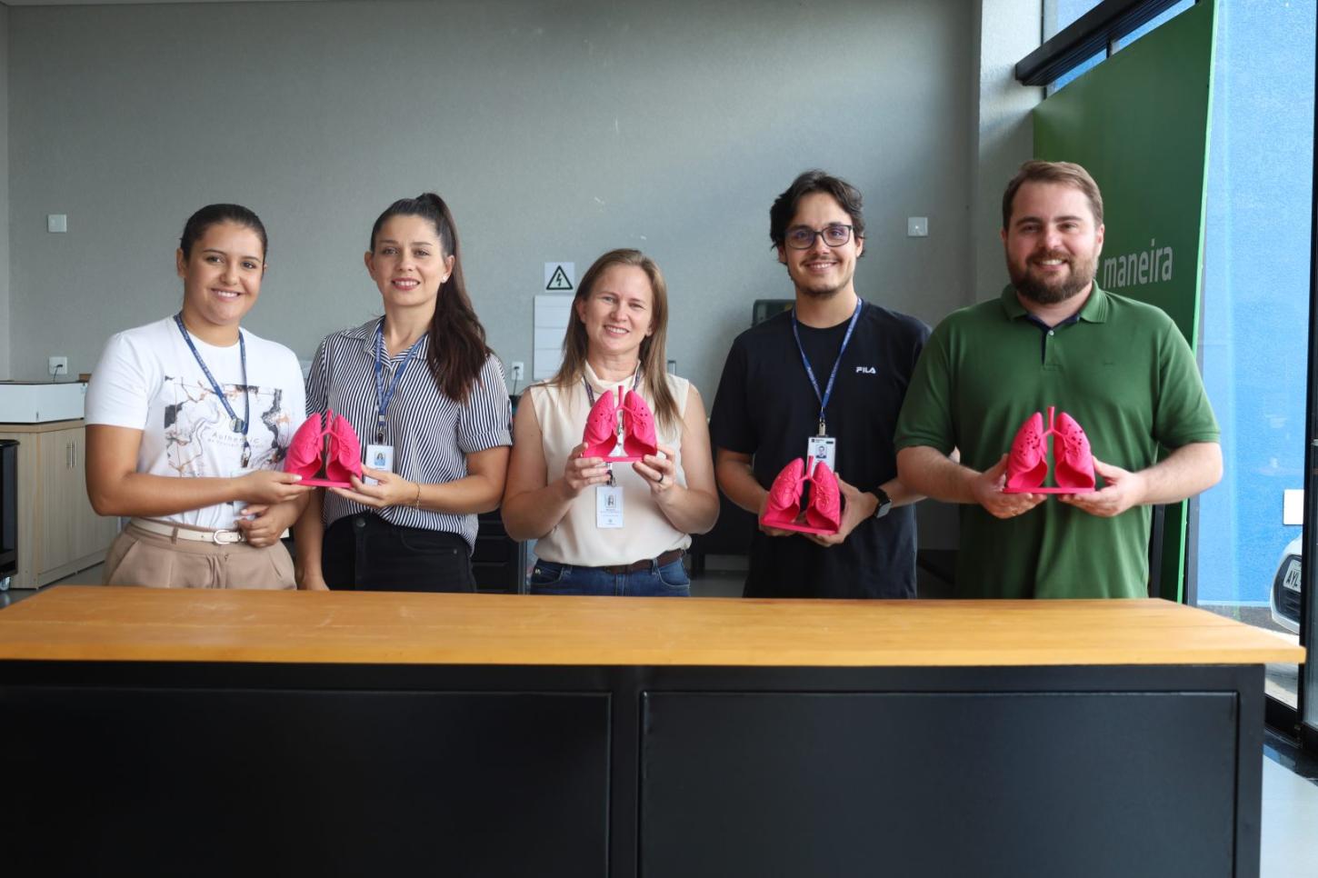 Secretaria de Ciência e Inovação entrega pulmões em 3D para a Secretaria de Saúde