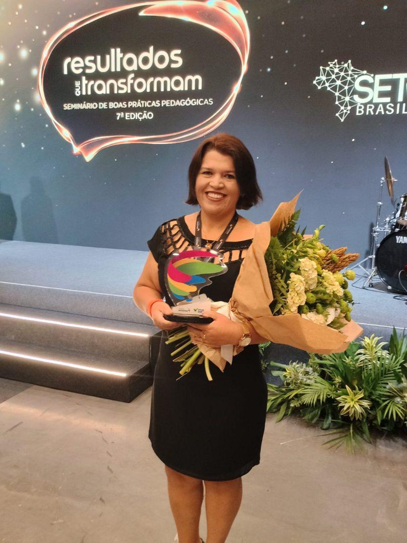 Joceli Aparecida Antunes - Vencedora da categoria com o projeto “Cooperação pedagógica para superação de desafios