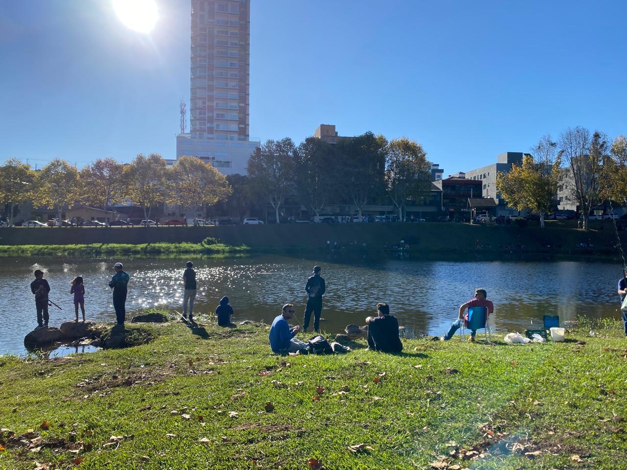 Pescaria no Lago (Arquivo Secom)