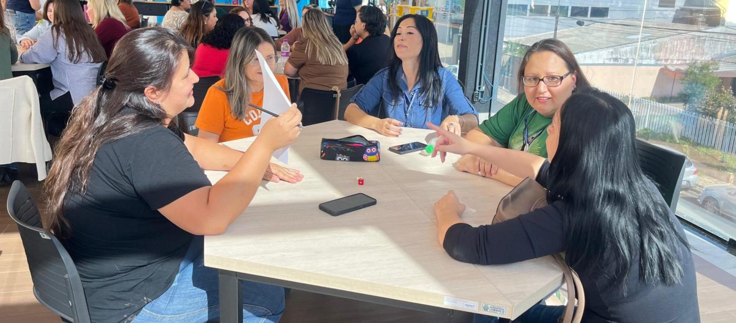 Secretaria de Educação promove intercâmbio pedagógico com foco em metodologias inovadoras