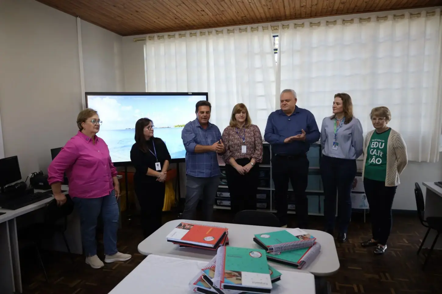 44 escolas municipais recebem kits de robótica para fortalecer espaços maker e inovação na educação