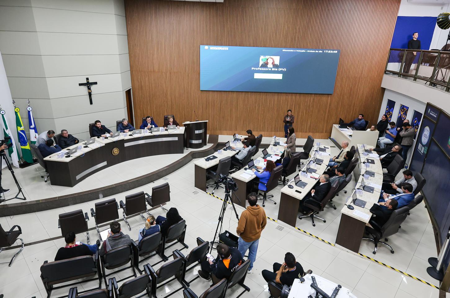 Câmara de Guarapuava aprova revisão salarial aos servidores públicos