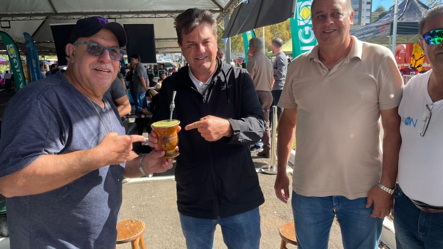 Prefeito Baitala aproveitando o Chimarrão