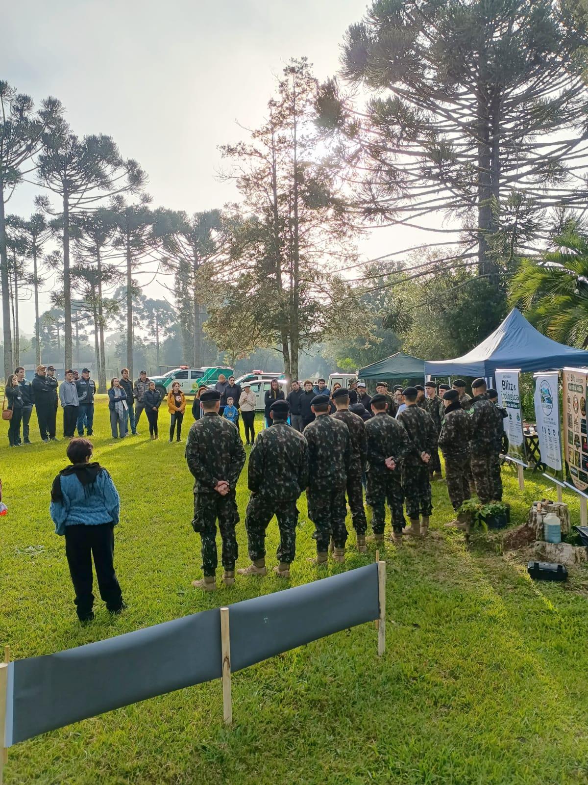 POLÍCIA AMBIENTAL PARTICIPA DE AÇÃO DE LIMPEZA E CONSCIENTIZAÇÃO AMBIENTAL EM GUARAPUAVA