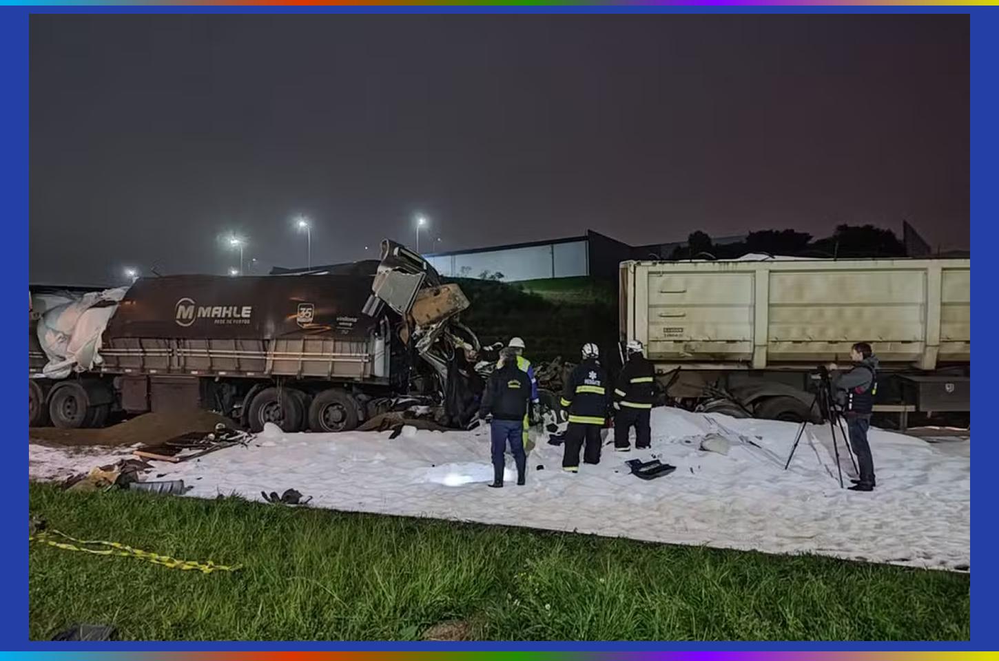 Duas pessoas morrem em acidente com três veículos na BR-277, em Campo Largo