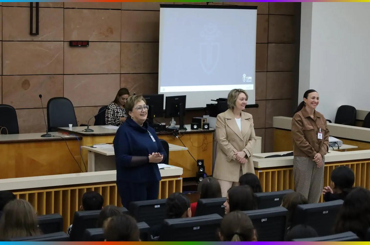 Programa Justiça e Cidadania leva estudantes da rede municipal ao Fórum de Guarapuava