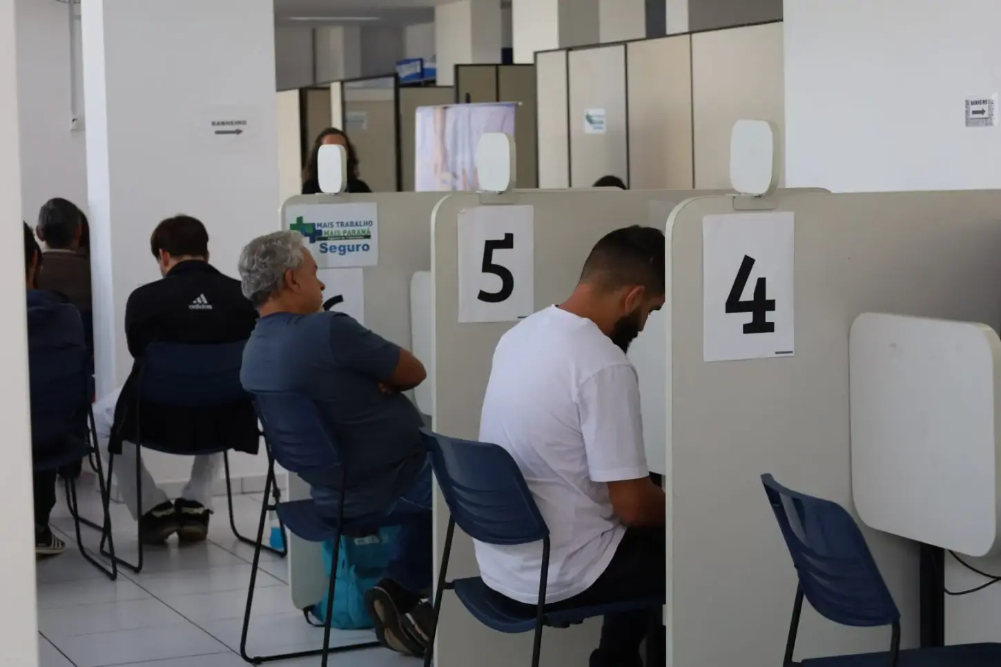 Agência do Trabalhador promove mutirões com vagas para construção, PCD e safra