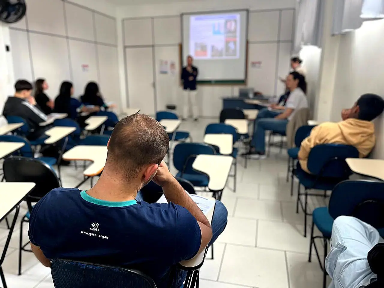 Saúde de Guarapuava promove ação de prevenção ao tabagismo com jovens aprendizes