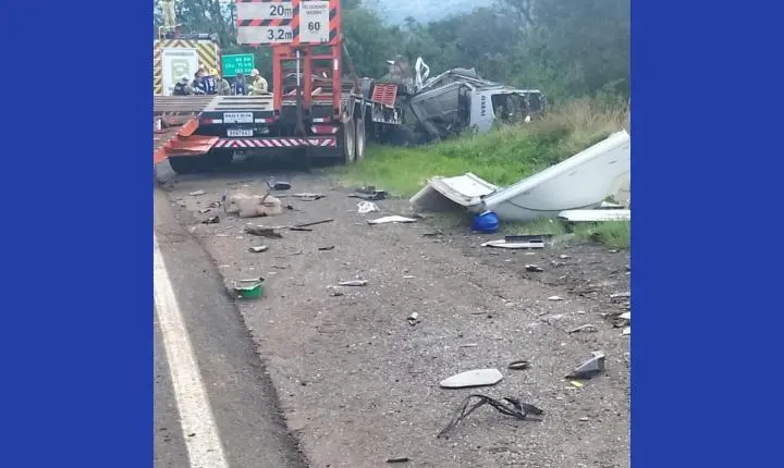 Acidente entre três caminhões deixa motorista morto na PR-170, em Guarapuava