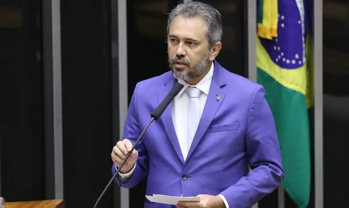 Ceará reelege Elmano governador no primeiro turno