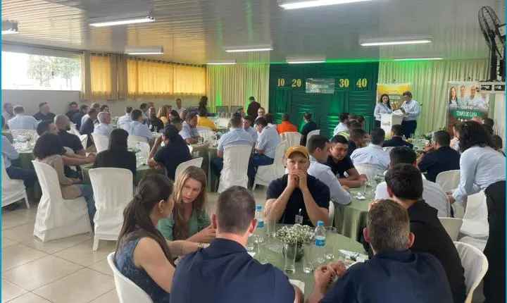 Coamo homenageia 25 colaboradores por tempo de serviço em Guarapuava