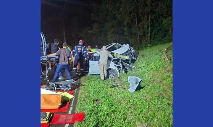 Colisão frontal deixa um morto e quatro feridos, incluindo duas crianças