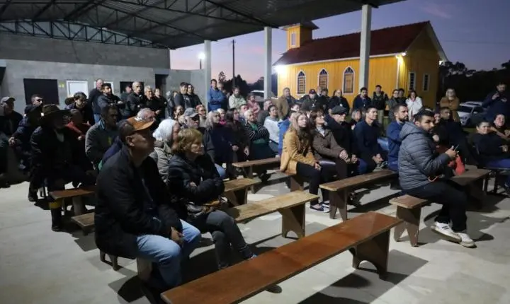 Comunidade de Faxinal do Saltinho recebe assinatura da ordem de serviço para implantação de rede de abastecimento de água
