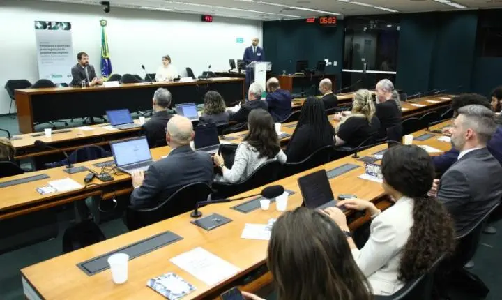 Governo defende regulação 