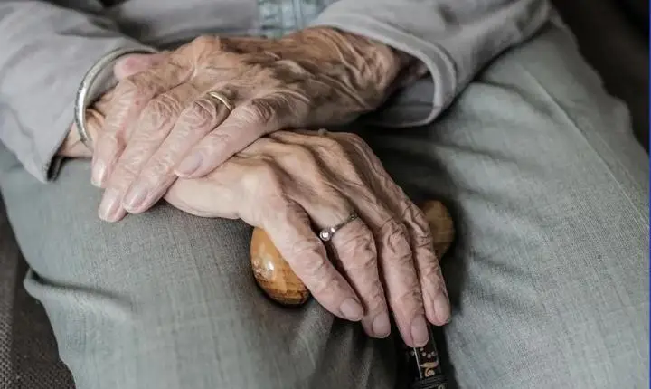 Idosa de 75 anos é vítima de violência doméstica no bairro Industrial