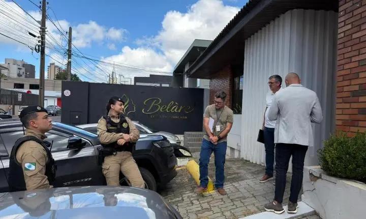 Justiça determina lacração de clínica por descumprimento e suspeita de manobra para burlar decisão