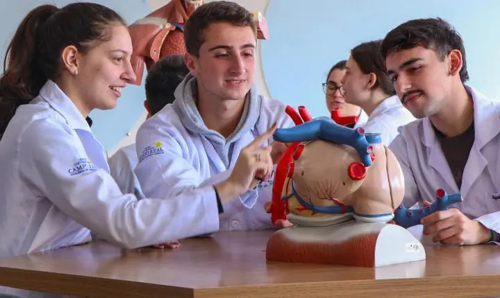 Medicina Campo Real é destaque nacional no Enamed