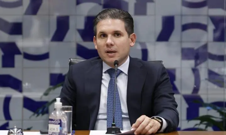 Motta se reúne com ministro da Fazenda para discutir dívidas rurais e combustíveis
