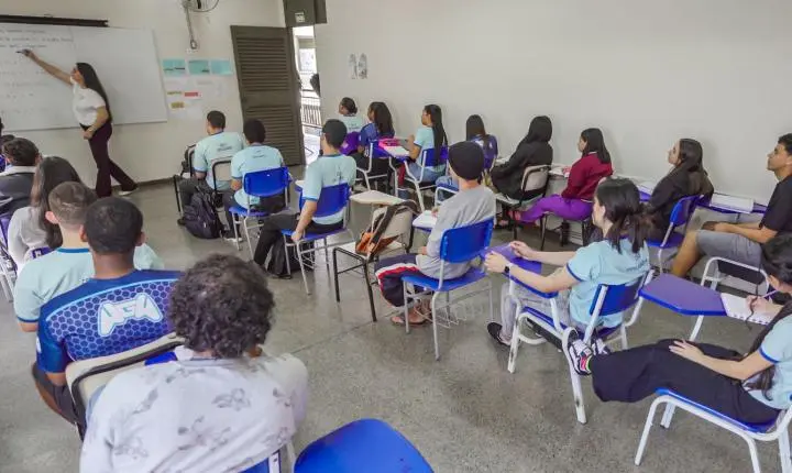 Pé-de-Meia começa a pagar quinta parcela de frequência nesta segunda